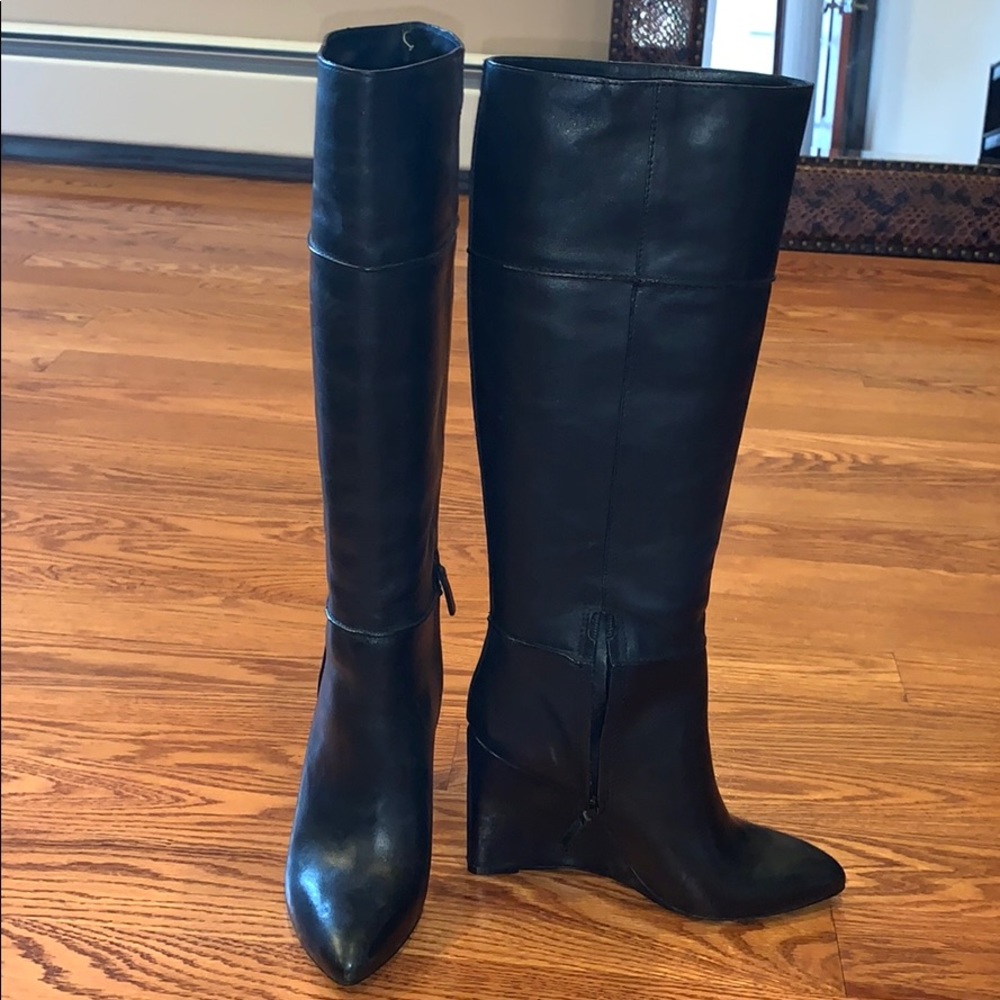 Tory Burch Linnett wedge boot size 38.5.New no box